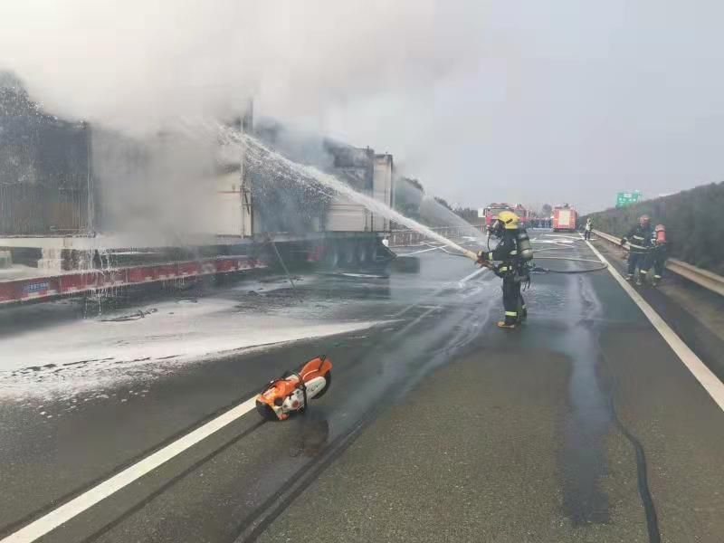 鋰<a href='http://lztzps.com' title='電池運(yùn)輸' >電池運(yùn)輸</a>