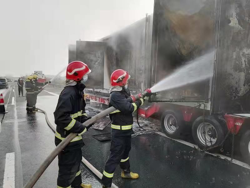 鋰<a href='http://lztzps.com' title='電池貨運(yùn)' >電池貨運(yùn)</a>