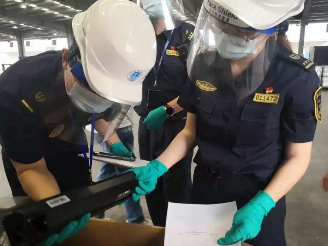 中港鋰<a href='http://lztzps.com' title='電池貨運' >電池貨運</a>