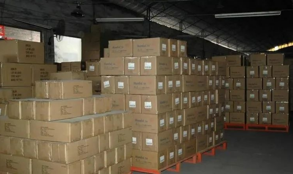 <a href='http://lztzps.com' title='電池運(yùn)輸' >電池運(yùn)輸</a>